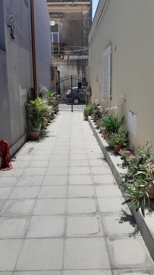 Il Cortile Della Patrona Daire Siraküza Dış mekan fotoğraf